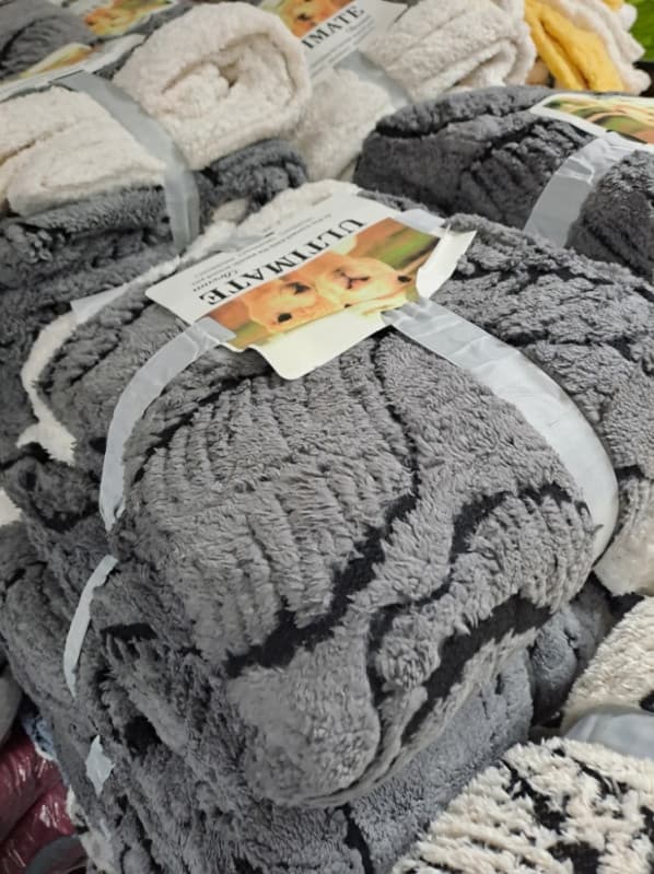 Cebe Novi model deka Deke 200x230cm sa krznom 3