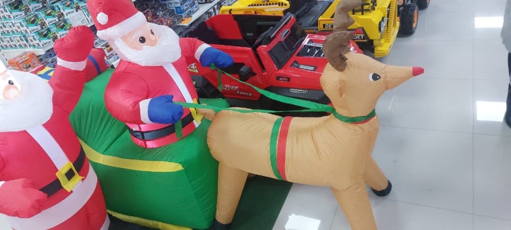 djed mraz sa kocijom i sobom balon 3