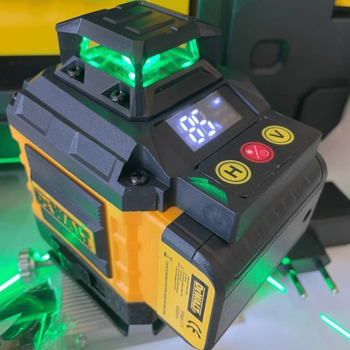 Laser Digitalni Nivelir + Tronožac 2